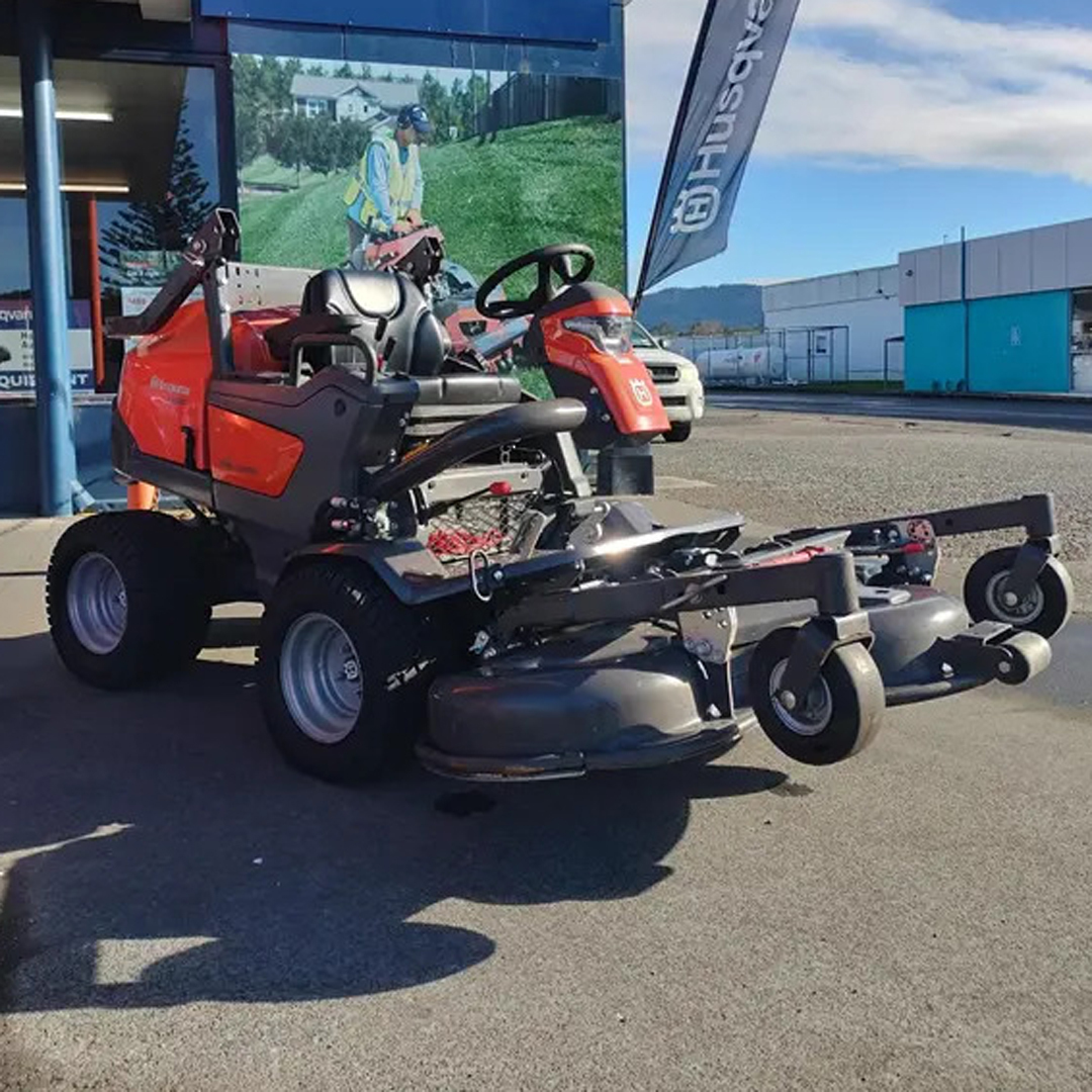 USED Husqvarna P525DX Rider with 155cm Rear Discharge/Mulching Cutting Deck image 1